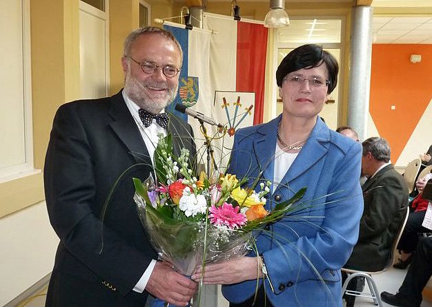 Regelschule übergeben (Foto: Karl-Heinz Herrmann) Regelschule übergeben (Foto: Karl-Heinz Herrmann)