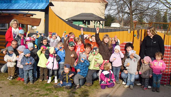 Osterhase unterwegs (Foto: Wahlkreisbüro Holbe) Osterhase unterwegs (Foto: Wahlkreisbüro Holbe)
