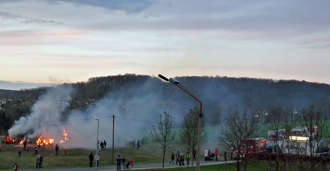Osterfeuer vieler Orten (Foto: privat)
