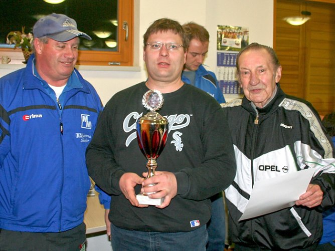 Ein Sportlerherz hörte auf zu schlagen (Foto: Bernd Wollweber) Ein Sportlerherz hörte auf zu schlagen (Foto: Bernd Wollweber)