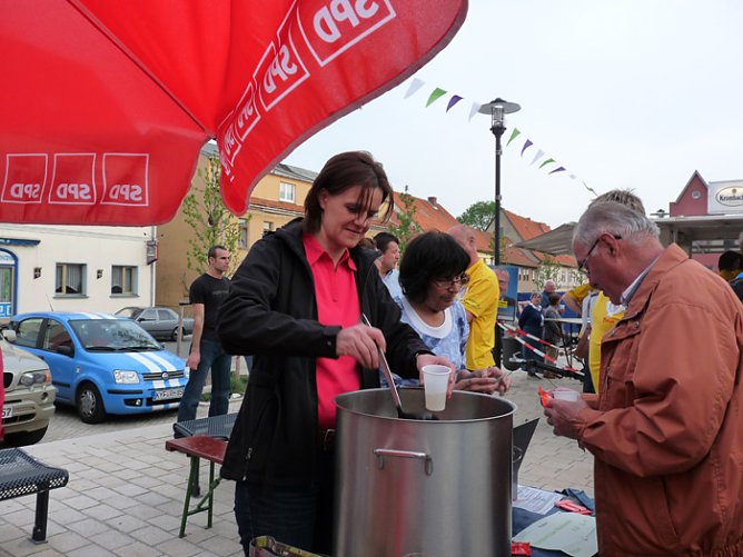 Keine Ber&uuml;hrungs&auml;ngste (Foto: Karl-Heinz Herrmann)