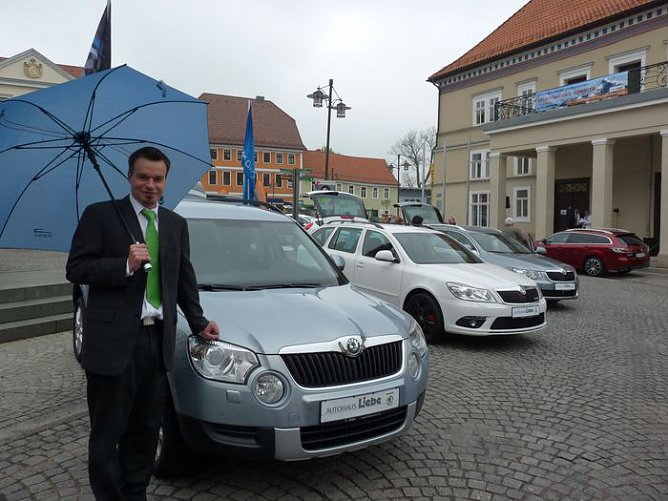 Verregneter Start (Foto: Karl-Heinz Herrmann)