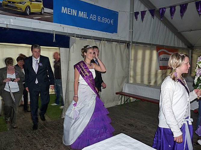 Die Wahl der Fliederk&ouml;nigin (1) (Foto: Karl-Heinz Herrmann)