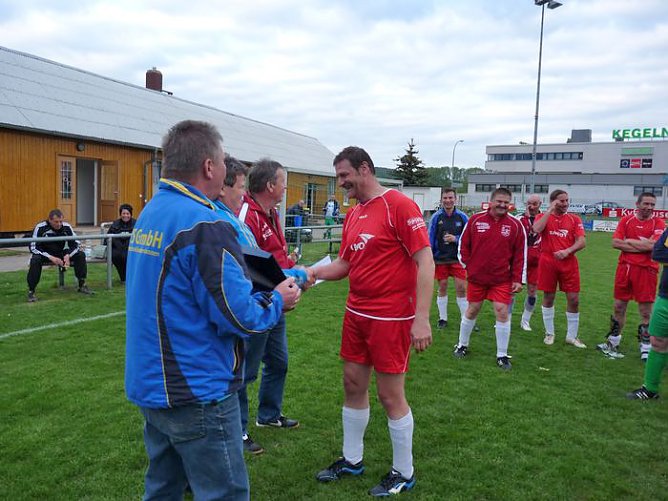 Abschied mit Neuanfang (Foto: Karl-Heinz Herrmann) Abschied mit Neuanfang (Foto: Karl-Heinz Herrmann)