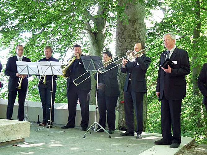 Der Toten gedacht (Foto: Karl-Heinz Herrmann)