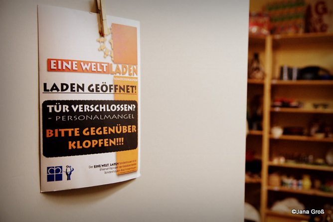 Nachruf Weltladen � alles auf Anfang (Foto: Jana Gro&szlig;)