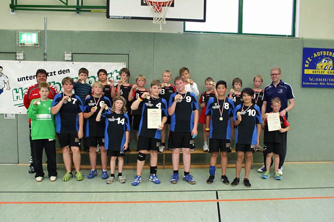 m&auml;nnlich Jugend D-Artern-mit-m&auml;nnliche Jugend E-SV-Einheit (Foto: Ralph Thormann)