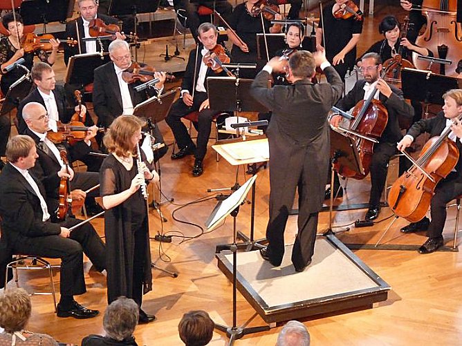 Im Mittelpunkt die Flöte (Foto: Karl-Heinz Herrmann) Im Mittelpunkt die Flöte (Foto: Karl-Heinz Herrmann)