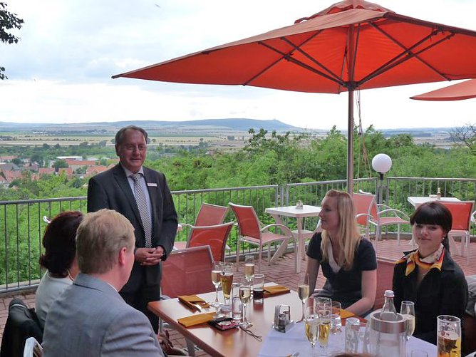 Auszeichnung am Weinberg (Foto: Karl-Heinz Herrmann) Auszeichnung am Weinberg (Foto: Karl-Heinz Herrmann)