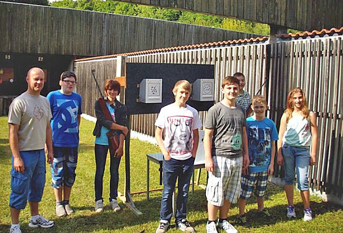 Jugendarbeit im Schützenverein (Foto: Eilhardt) Jugendarbeit im Schützenverein (Foto: Eilhardt)