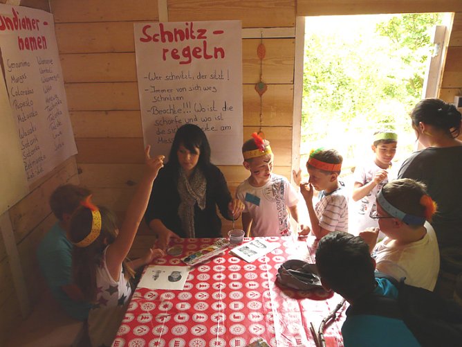 Den Indianern auf der Spur (Foto: Sabrina Schollmeyer und Jenniffer Volkmann)