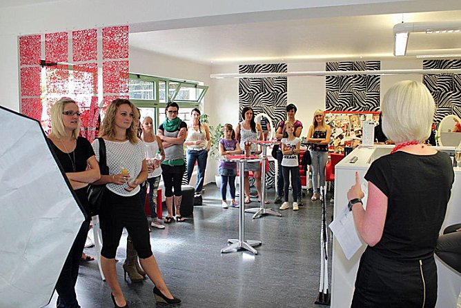 Andrang bei Kalender-Casting (Foto: maniax-at-work.de) Andrang bei Kalender-Casting (Foto: maniax-at-work.de)