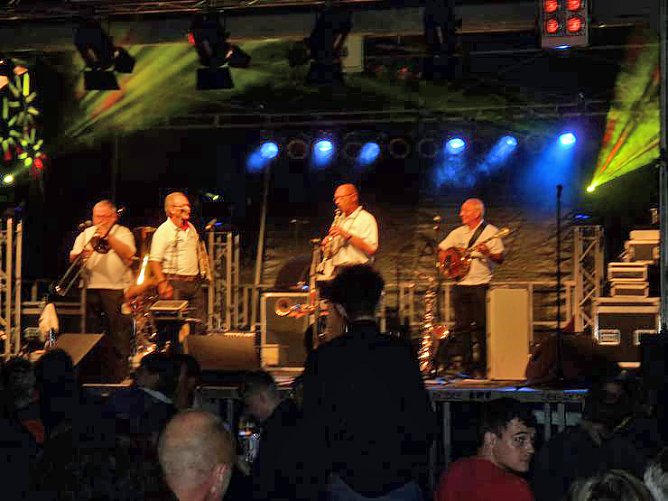 Leider nasses Ende (Foto: Karl-Heinz Herrmann) Leider nasses Ende (Foto: Karl-Heinz Herrmann)