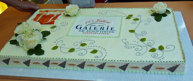 Torte angeschnitten (Foto: Karl-Heinz Herrmann)