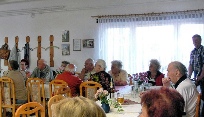 Vorstand einmütig wieder gewählt (Foto: Monika träger) Vorstand einmütig wieder gewählt (Foto: Monika träger)