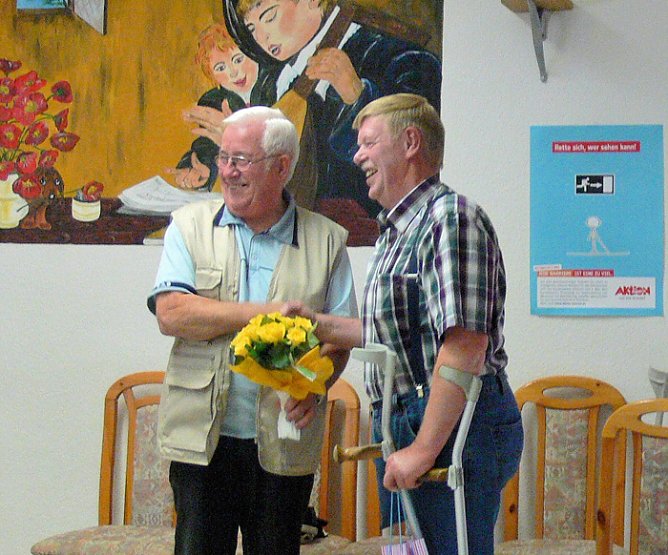 Vorstand einmütig wieder gewählt (Foto: Monika Träger) Vorstand einmütig wieder gewählt (Foto: Monika Träger)