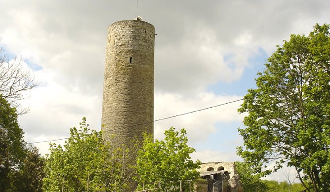 Burg Straußberg (Foto: Karl-Heinz Herrmann) Burg Straußberg (Foto: Karl-Heinz Herrmann)