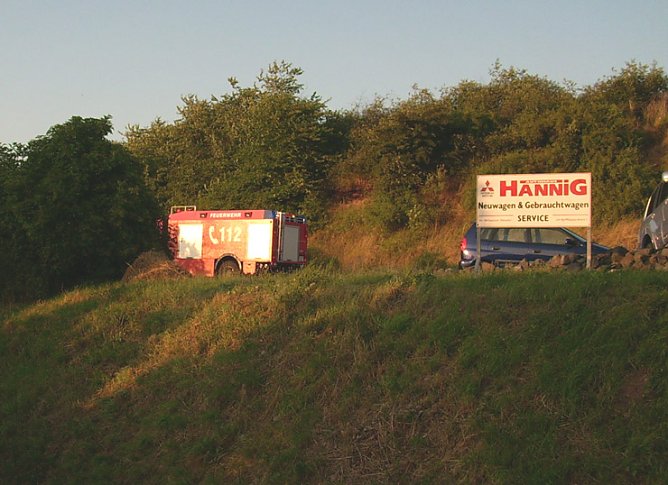 Feuerwehreinsatz (Foto: Karl-Heinz Herrmann) Feuerwehreinsatz (Foto: Karl-Heinz Herrmann)