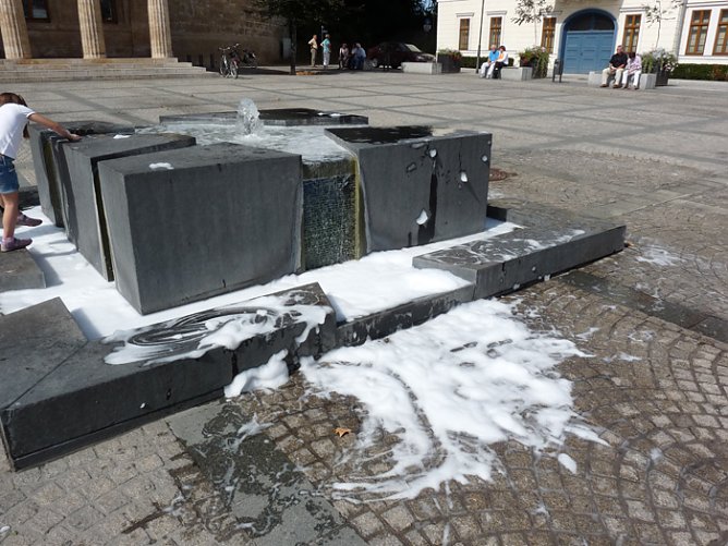 Schaum (Foto: Karl-Heinz Herrmann)