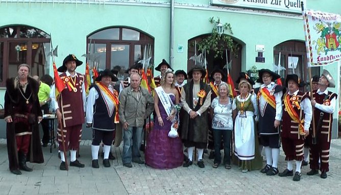 Jubil&auml;umsumzug durch Frankenhausen (Foto: Karl-Heinz Herrmann)