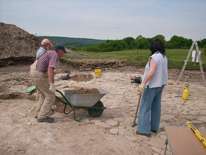 Grabung Frauenberg (Foto: Karl-Heinz Herrmann) Grabung Frauenberg (Foto: Karl-Heinz Herrmann)