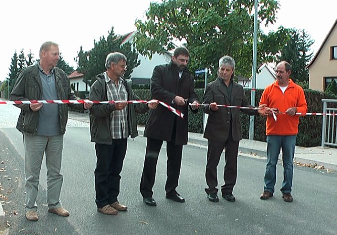 Br&uuml;cke &uuml;bergeben (Foto: Karl-Heinz Herrmann)