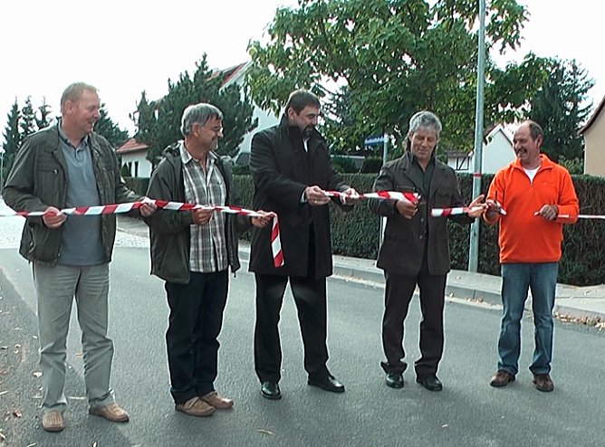 Br&uuml;cke &uuml;bergeben (Foto: Karl-Heinz Herrmann)