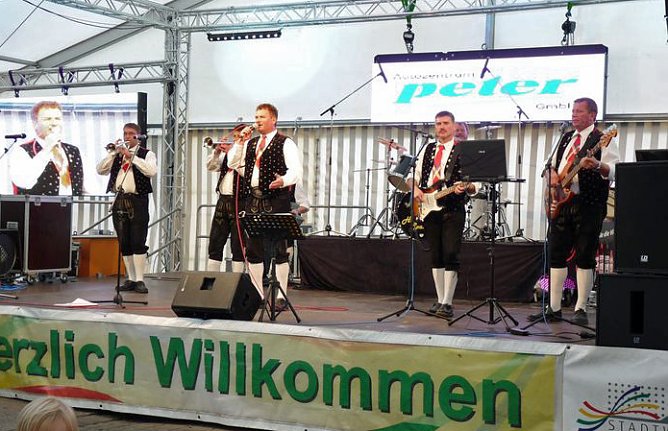 Volle H&uuml;tte (Foto: Karl-Heinz Herrmann)