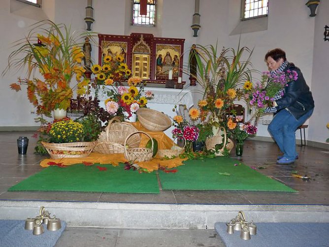 Erntedank in Sondershausen (Foto: Karl-Heinz Herrmann) Erntedank in Sondershausen (Foto: Karl-Heinz Herrmann)