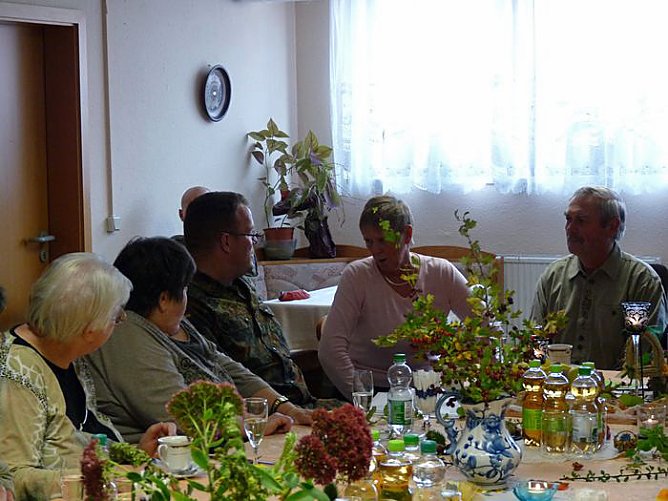 Kleine Einweihung (Foto: Karl-Heinz Herrmann) Kleine Einweihung (Foto: Karl-Heinz Herrmann)