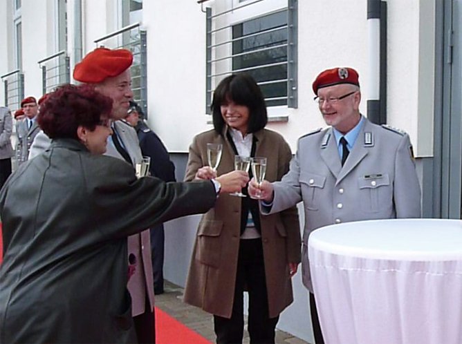 Kochen, waschen, bügeln? (Foto: Karl-Heinz Herrmann) Kochen, waschen, bügeln? (Foto: Karl-Heinz Herrmann)