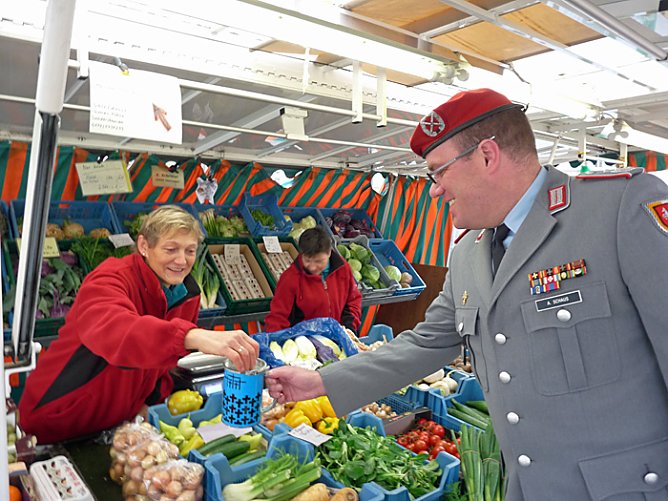 F&uuml;r Kriegsgr&auml;berf&uuml;rsorge gesammelt (Foto: Karl-Heinz Herrmann)