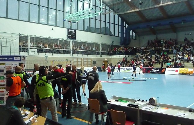 Blick in die Wiedigsburghalle (Foto: nnz)