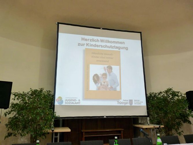 Kinder sind immer anwesend (Foto: Karl-Heinz Herrmann) Kinder sind immer anwesend (Foto: Karl-Heinz Herrmann)