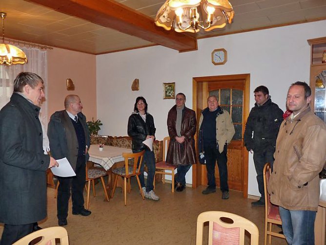 Auf Dorferneuerungstour (2) (Foto: Karl-Heinz Herrmann) Auf Dorferneuerungstour (2) (Foto: Karl-Heinz Herrmann)