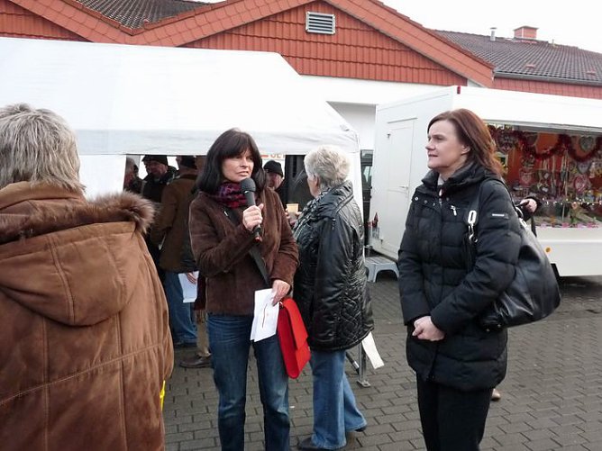 Weihnachtsmarkt (1) (Foto: Karl-Heinz Herrmann) Weihnachtsmarkt (1) (Foto: Karl-Heinz Herrmann)