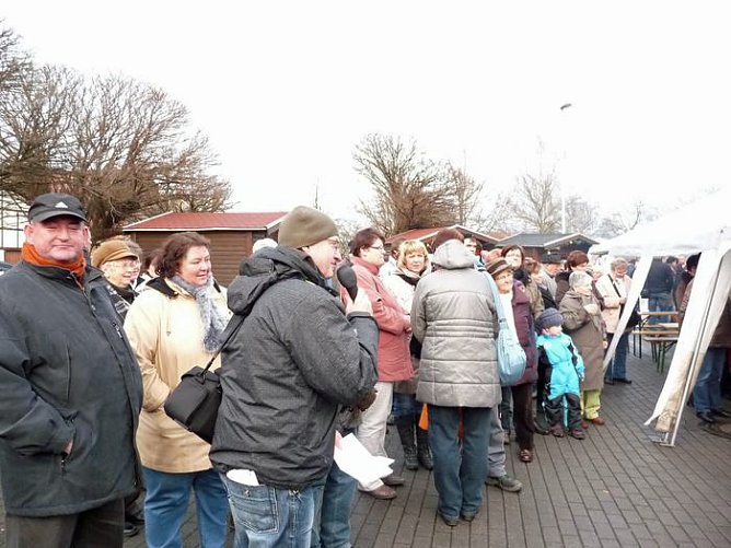 Weihnachtsmarkt (1) (Foto: Karl-Heinz Herrmann) Weihnachtsmarkt (1) (Foto: Karl-Heinz Herrmann)