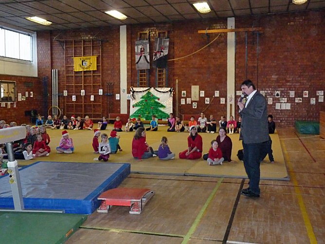 14. Weihnachtsturnen (Foto: Karl-Heinz Herrmann) 14. Weihnachtsturnen (Foto: Karl-Heinz Herrmann)