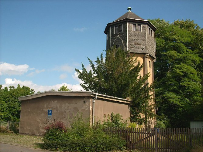 Aufr&auml;umen am Bahnhof Sondershausen (Foto: Karl-Heinz Herrmann)