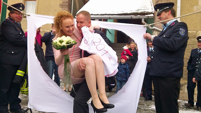 Feuerwehrmann heiratet in Ebeleben (Foto: Andreas Sorber) Feuerwehrmann heiratet in Ebeleben (Foto: Andreas Sorber)