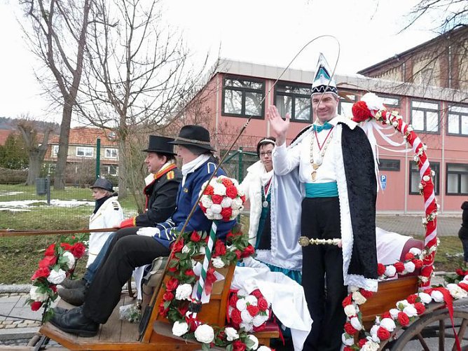 Narrenumzug in Frankenhusen (Foto: Karl-Heinz Herrmann) Narrenumzug in Frankenhusen (Foto: Karl-Heinz Herrmann)