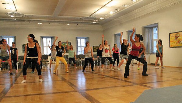Zumba � Spass und Fitness.. (Foto: Marion Haas)