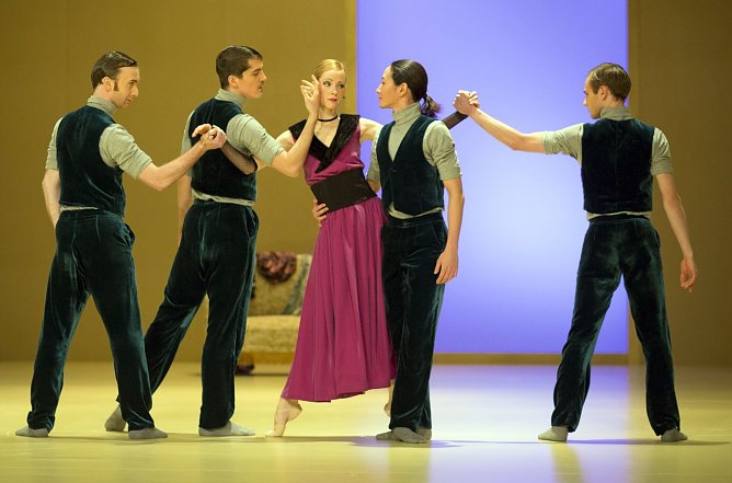 Kameliendame (Foto: T. Graner)