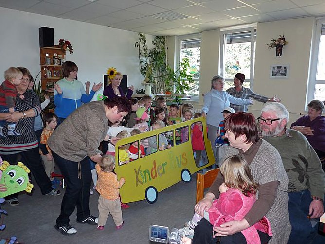 Viel Spaß bei Oma- & Opa-Tag (Foto: Karl-Heinz Herrmann) Viel Spaß bei Oma- & Opa-Tag (Foto: Karl-Heinz Herrmann)