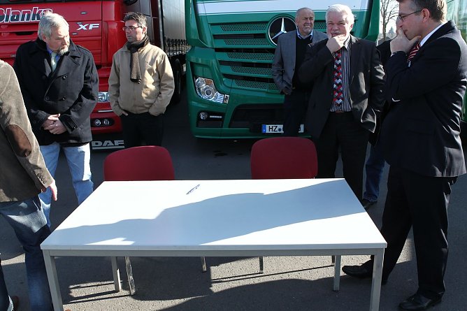 Leerer Tisch (Foto: nnz)