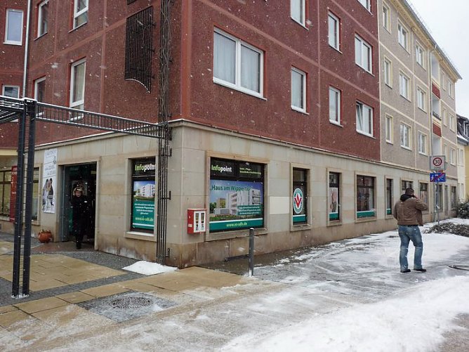Informationspunkt er&ouml;ffnet (Foto: Karl-Heinz Herrmann)