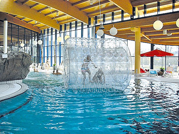Riesige Laufrolle in Therme (Foto: Kyffh&auml;usertherme)