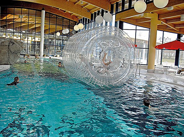 Riesige Laufrolle in Therme (Foto: Kyffh&auml;usertherme)