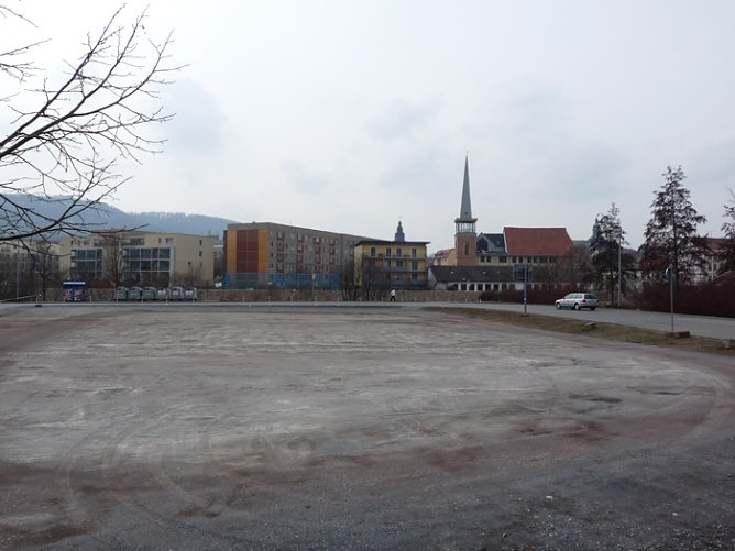 Festplatz wird repariert (Foto: Karl-Heinz Herrmann) Festplatz wird repariert (Foto: Karl-Heinz Herrmann)