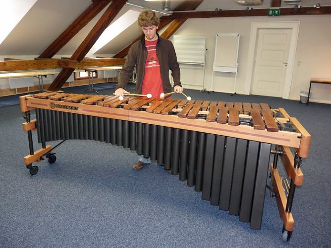 Außergewöhnliche Präsentation (Foto: Karl-Heinz Herrmann) Außergewöhnliche Präsentation (Foto: Karl-Heinz Herrmann)